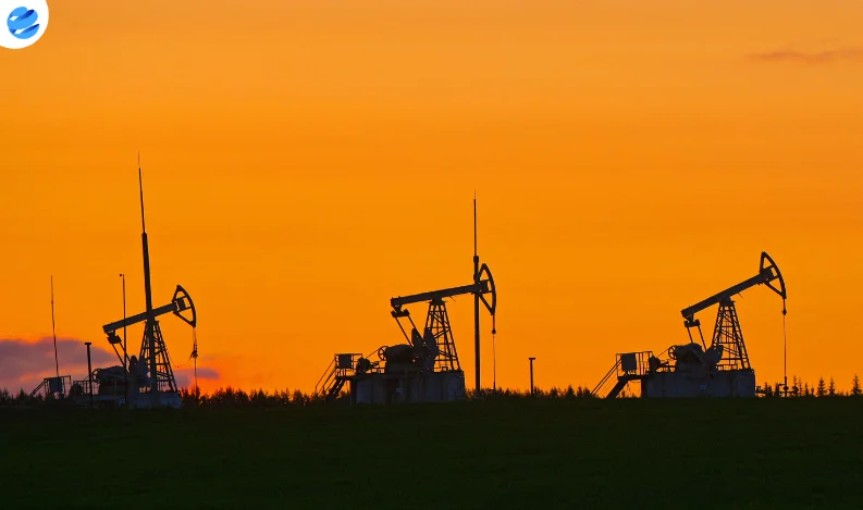 Oil Declines as Traders Weigh US Tariffs and OPEC+ Production Decisions