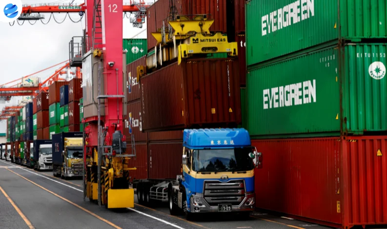 Japan’s Exports to U.S. Decline Amid Trade Tariffs, Marking First Dip in 2025